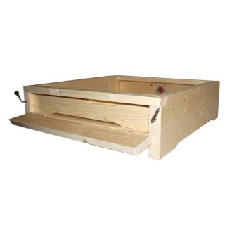 Wooden bottom board - Czechoslovak style